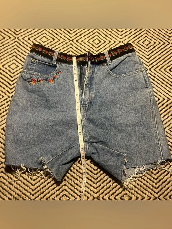 Vintage 1990s denim cutoff jean shorts rose floral embroidery - Picture 3 of 8
